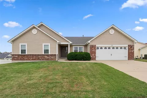 304 Crystal Trail Ct, Wentzville, MO 63385