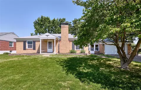 1 Locust Dr, Florissant, MO 63031