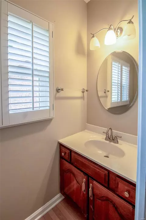 Bath - 11 New Haven Ct, Weldon Spring, MO 63304 photo 6 of 8