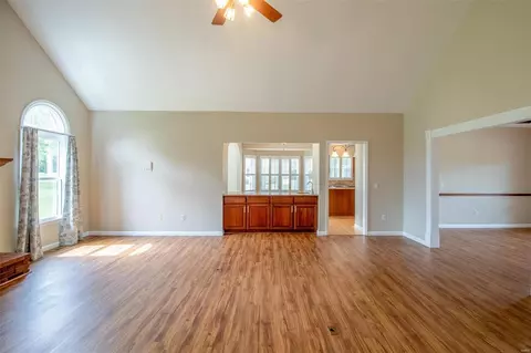 Living - 11 New Haven Ct, Weldon Spring, MO 63304 photo 7 of 12
