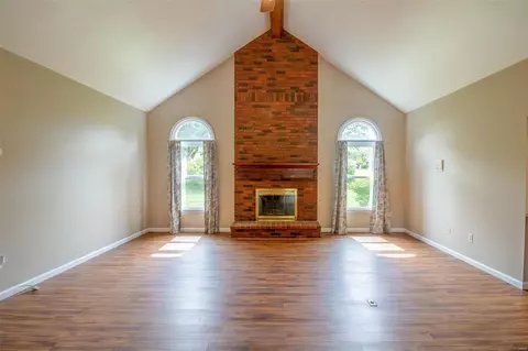 Living - 11 New Haven Ct, Weldon Spring, MO 63304 photo 5 of 12