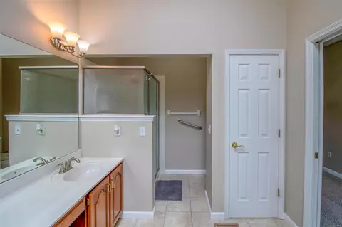 Bath - 11 New Haven Ct, Weldon Spring, MO 63304 photo 3 of 8