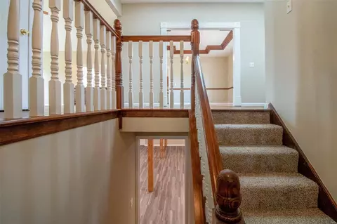 Entry Way - 11 New Haven Ct, Weldon Spring, MO 63304 photo 6 of 8