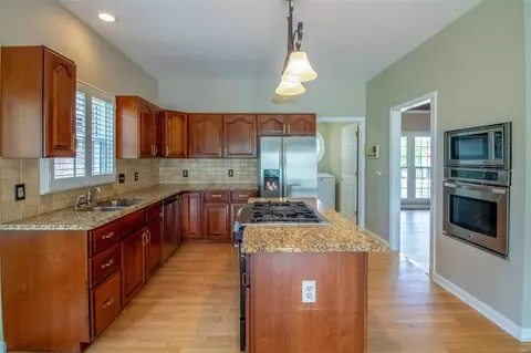 Kitchen - 11 New Haven Ct, Weldon Spring, MO 63304 photo 2 of 3