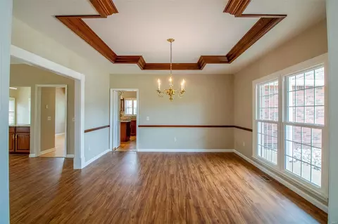 Living - 11 New Haven Ct, Weldon Spring, MO 63304 photo 10 of 12