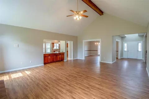 Living - 11 New Haven Ct, Weldon Spring, MO 63304 photo 8 of 12