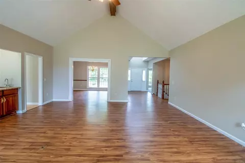 Living - 11 New Haven Ct, Weldon Spring, MO 63304 photo 6 of 12