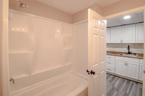 Bath - 11 New Haven Ct, Weldon Spring, MO 63304 photo 8 of 8