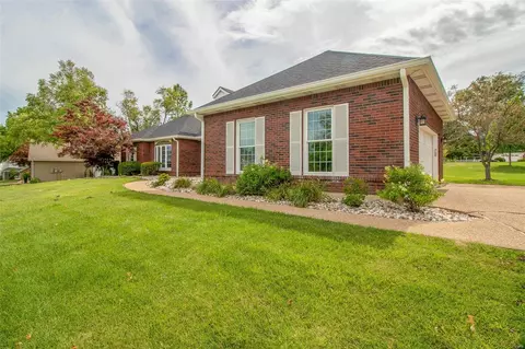 Exterior - 11 New Haven Ct, Weldon Spring, MO 63304 photo 4 of 9