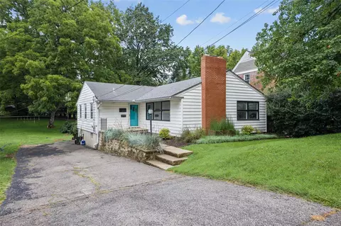 345 Sylvester Ave, Webster Groves, MO 63119