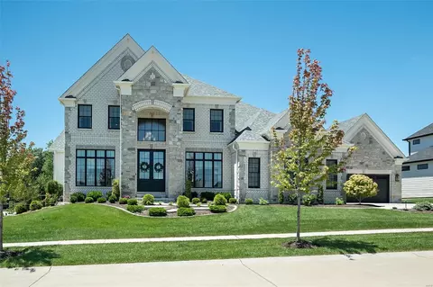 Exterior - 1215 Patchwork Flds, Chesterfield, MO 63005 photo 3 of 26