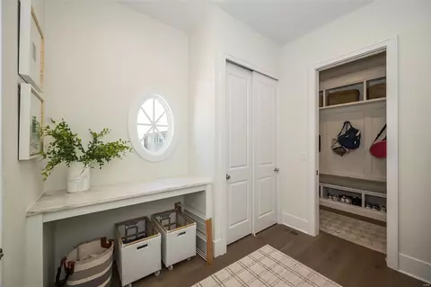 Entry Way - 1215 Patchwork Flds, Chesterfield, MO 63005 photo 4 of 10