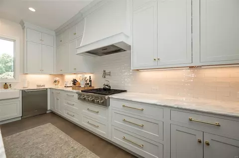 Kitchen - 1215 Patchwork Flds, Chesterfield, MO 63005 photo 5 of 5