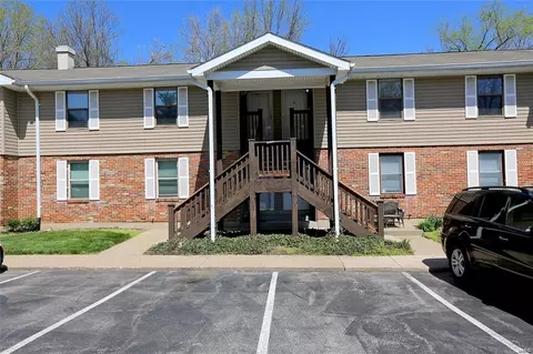 1905 Suns Up Way, Florissant, MO 63031