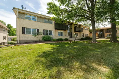 128 Shadalane Walk #H, Ballwin, MO 63011