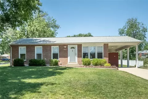 10739 Clearwater Dr, Saint Louis, MO 63123
