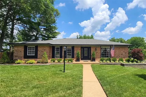 9557 Pine Spray Ct, Saint Louis, MO 63126