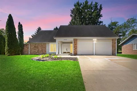 15508 Country Ridge Dr, Chesterfield, MO 63017