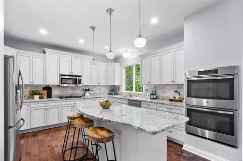Kitchen - 46 Coalter Ridge Ct, O'fallon, MO 63368 photo 2 of 6