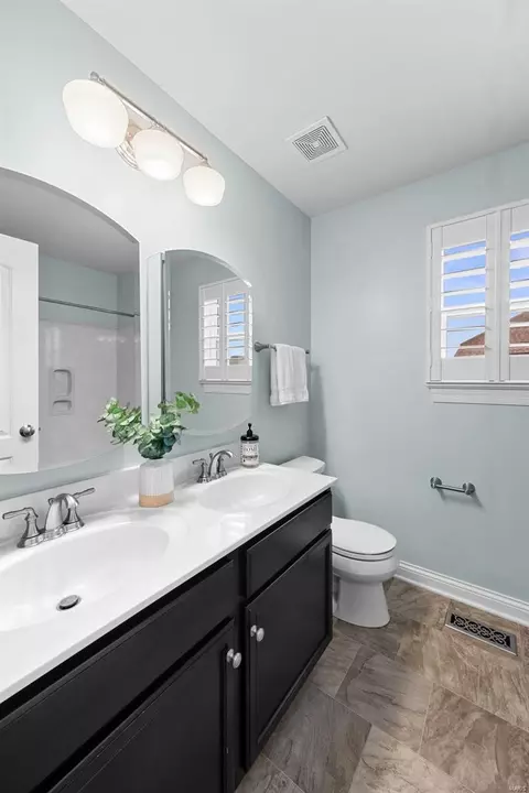 Bath - 46 Coalter Ridge Ct, O'fallon, MO 63368 photo 2 of 6