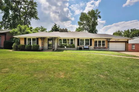 57 Flamingo Dr, Saint Louis, MO 63123