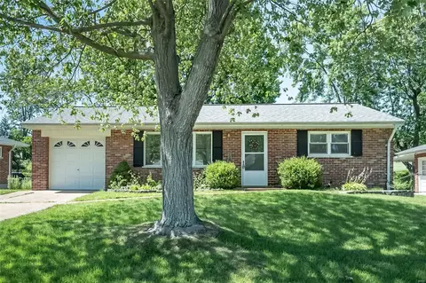 10917 Oasis Dr, Saint Louis, MO 63123