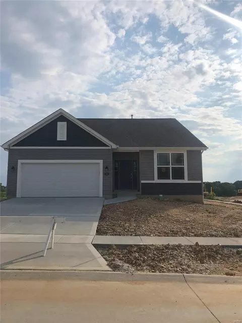 361 Valley Bluff Dr, Wentzville, MO 63385