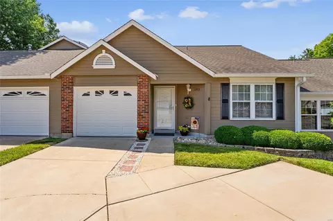 1203 Shirley Ridge Dr #1B, Saint Charles, MO 63304