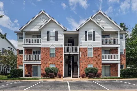 1233 Woodland Point Dr #A, Saint Louis, MO 63146