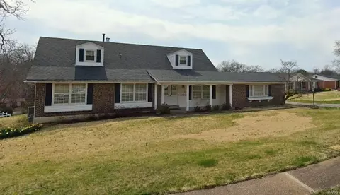 405 Sunnyslope Dr, Ballwin, MO 63011
