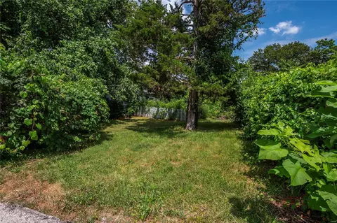 Exterior - 7212 Devonshire Ave, Saint Louis, MO 63119 photo 6 of 9