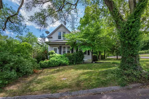 Exterior - 7212 Devonshire Ave, Saint Louis, MO 63119 photo 7 of 9