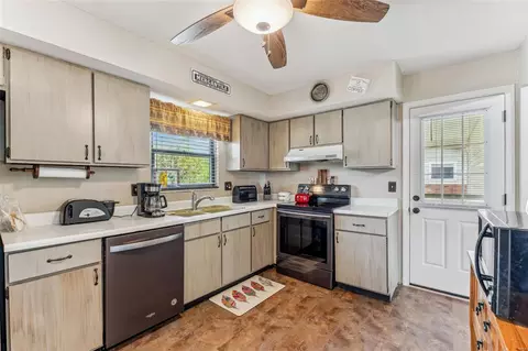 Kitchen - 109 Timka Dr, Ballwin, MO 63011 photo 1 of 2