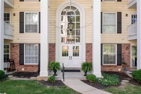 1530 Bedford Forge Ct #18, Chesterfield, MO 63017