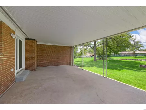 Exterior - 323 Shady Meadows Dr, Ballwin, MO 63011 photo 9 of 14