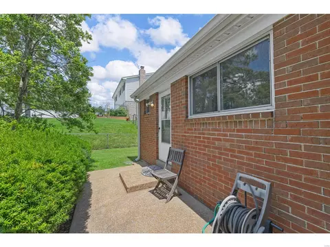 Exterior - 323 Shady Meadows Dr, Ballwin, MO 63011 photo 8 of 14