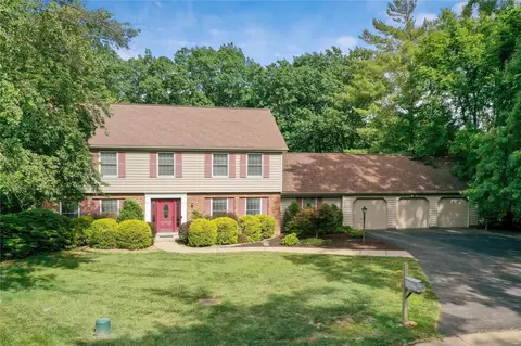 14610 Adgers Wharf Dr, Chesterfield, MO 63017