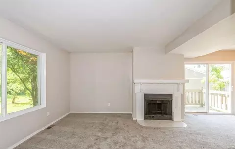 Living - 31 Megans Ct #31, O'fallon, MO 63366 photo 1 of 5