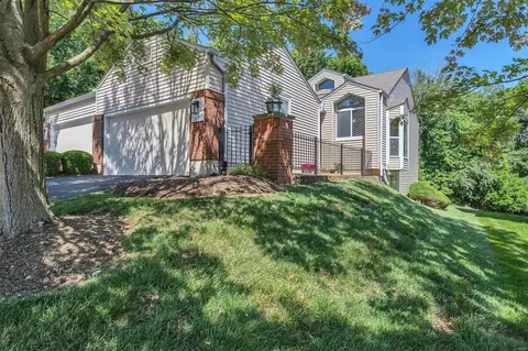 1679 Ridgeview Circle Dr, Ballwin, MO 63021