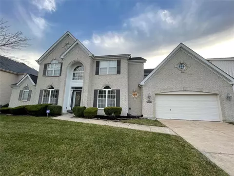 15469 Jost Estates Dr, Florissant, MO 63034