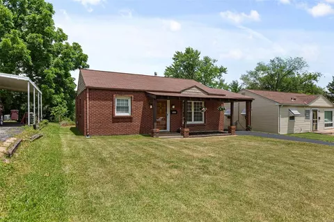 9669 Baltimore Ave, Breckenridge Hills, MO 63114
