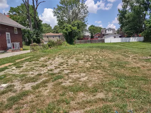 8227 Page Ave, Saint Louis, MO 63130 photo 1