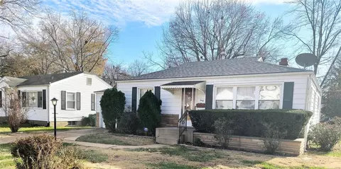 1148 Ashford Dr, Saint Louis, MO 63137
