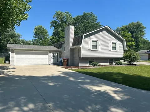 2 Hanging Tree Ct, Saint Peters, MO 63376