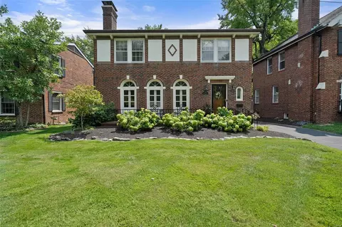 7270 Maryland Ave, University City, MO 63130