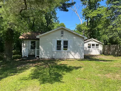 9759 Ventura Dr, Saint Louis, MO 63136