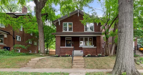 7035 Waterman Ave, Saint Louis, MO 63130
