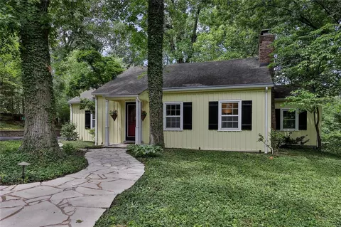 595 Dielman Rd, Olivette, MO 63132