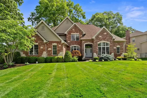 11757 Serama Dr, Saint Louis, MO 63131