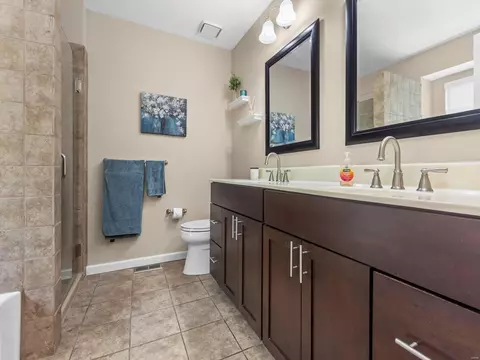 1607 Daybreak Point Ct, Ballwin, MO 63021 photo 17